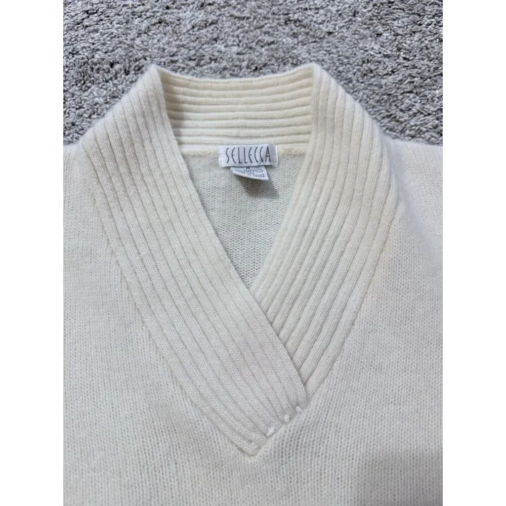 Vintage Selecca Ivory Lambswool Angora V-Neck Sweater Medium Natural Fiber
